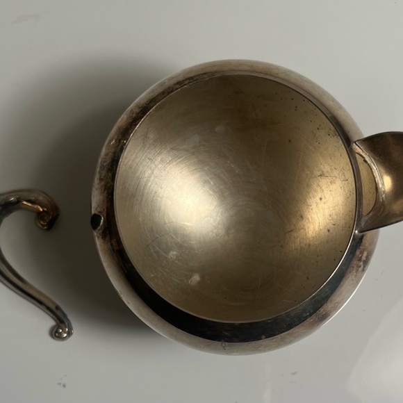 Vintage 1960’s F.B. Rogers Silver Plate Coffee/Tea Pot   w/Creamer & Tray 40 oz. - Picture 5 of 15